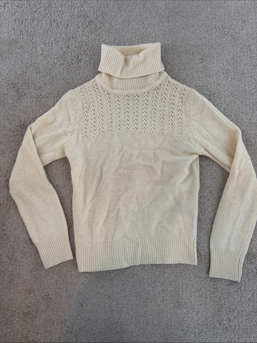 Cream vintage Nordstrom x brass plum lambs wool turtleneck